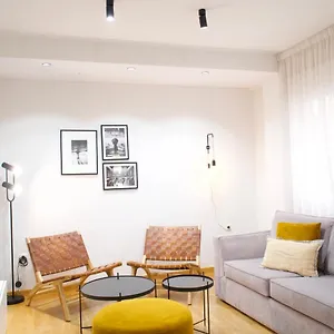 modern-well-located-apartment-in-soho.hotelsinnerja.org/