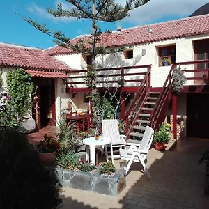 finca-patio-canario.adeje-hotels.com/
